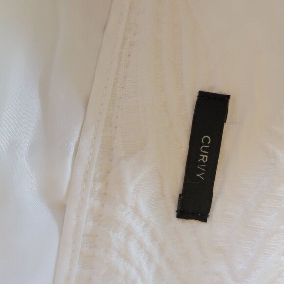 Talbots Petites Curvy 2P White Floral Textured Slim Fit Pants - Picture 4 of 6